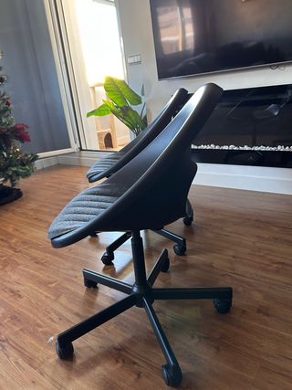 Sillas de confidente negras y grises