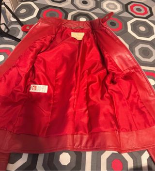 Chaqueta de piel roja Mango Talla S