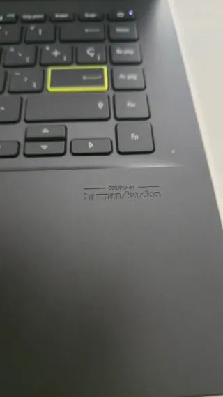 Asus VivoBook K413E i5 8GB 512GB SSD