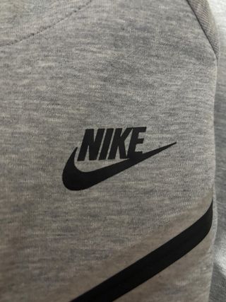 Chaqueta Nike Gris