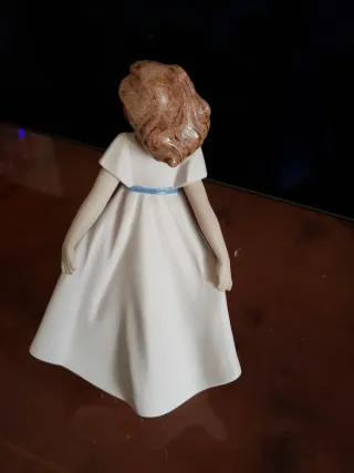 Figura de porcelana Nadal niña