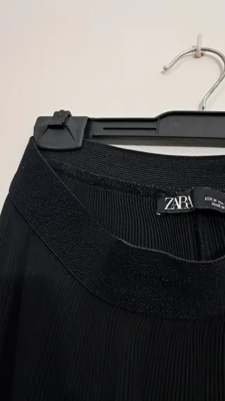 Pantalón Zara culotte plisado negro