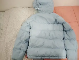 Vendo chaqueta Hoodrich celeste del JD, como nuevo