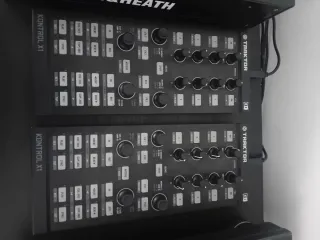 Traktor Kontrol X1 Controlador DJ