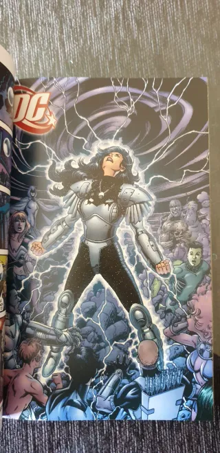 EL REGRESO DE DONNA TROY (DC Cómics)