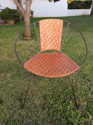 Set sillas bajas de diseño, cuero y metal (únicas)