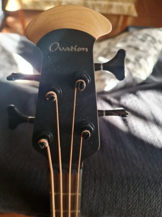 Bajo electro acústico Ovation como nuevo