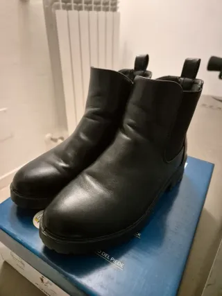 Stivaletti neri donna taglia 37