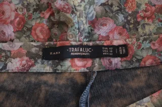 Pantalón floral marrón y multicolor. Talla 42