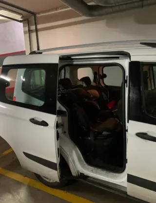 Ford E-Tourneo Courier 2018