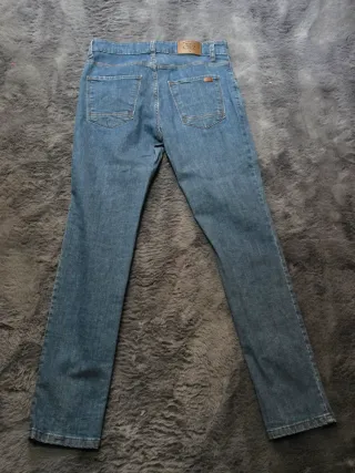 Pantalón vaquero marca CRZ Talla L Como Nuevos