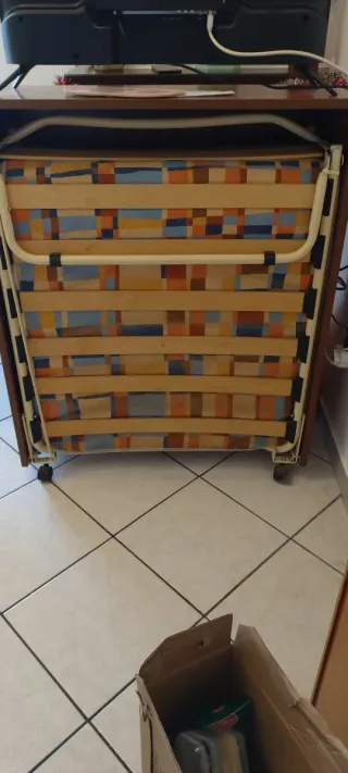 Bellissimo mobile letto una piazza a scomparsa