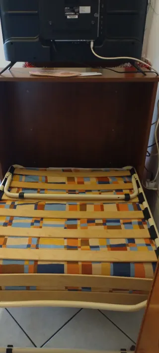 Bellissimo mobile letto una piazza a scomparsa