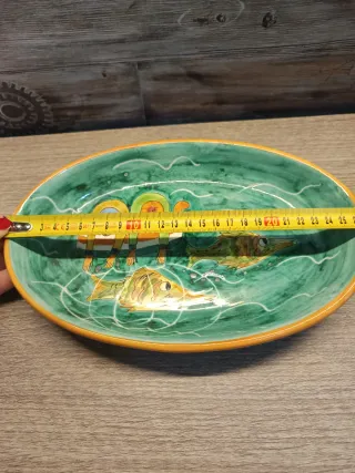 Piatto in ceramica decorato