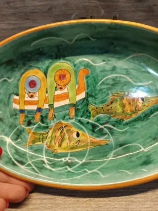 Piatto in ceramica decorato