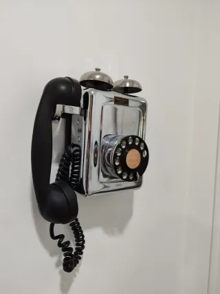 Teléfono antiguo Standard Electrica pared