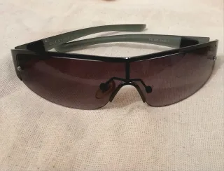 Gafas de sol Gucci negras y marrones