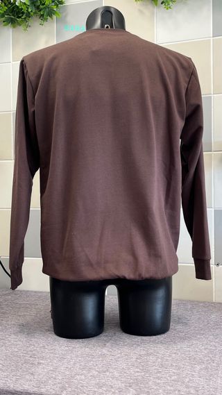 Camisola com estampa de mulher elegante