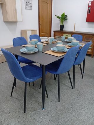 Mesa comedor con 6 sillas azules
