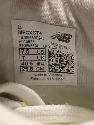 New Balance Rebel V4