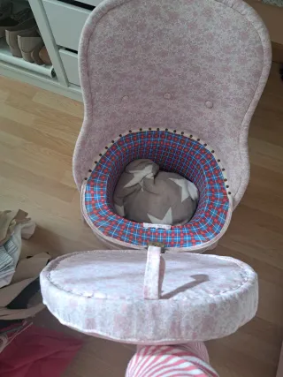 Butaca/Descalzadora floral rosa