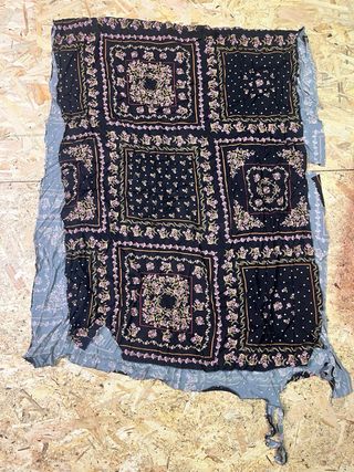 Scampolo stoffa nera fiori 220x85