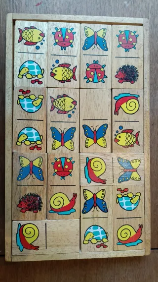 Dominó infantil de madera con animales