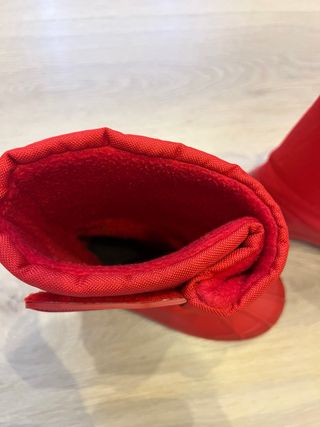 Botas de agua rojas y/o descansos. Talla 29