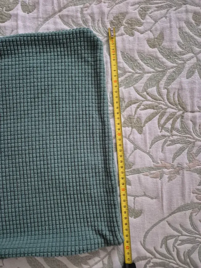 Funda de almohada verde texturizada con cremallera