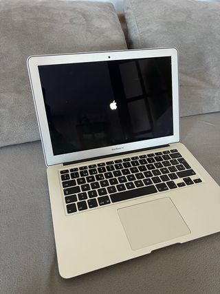 MacBook Air 13 2017 8GB RAM 128GB SSD