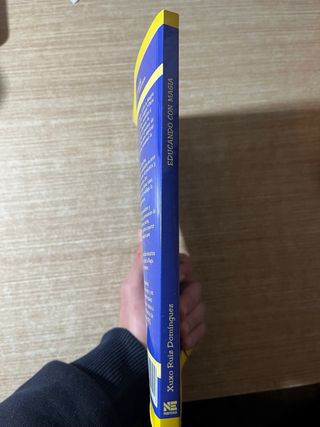 Libro sobre trucos de magia.