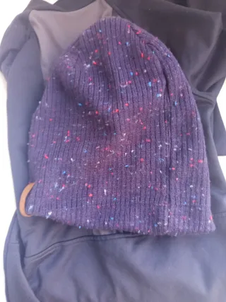 Camiseta térmica Decathlon azul T.10.Regalo gorro