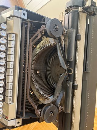 Olivetti Lettera 98 y Soporte ruedas