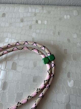 Funda iPhone 14 Pro Max con Cuerda