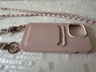 Funda iPhone 14 Pro Max con Cuerda