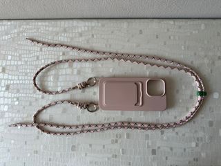 Funda iPhone 14 Pro Max con Cuerda