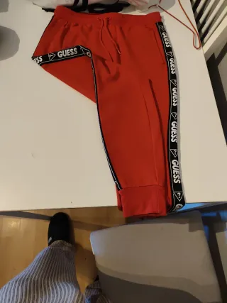 Pantalón deportivo Guess rojo Talla S