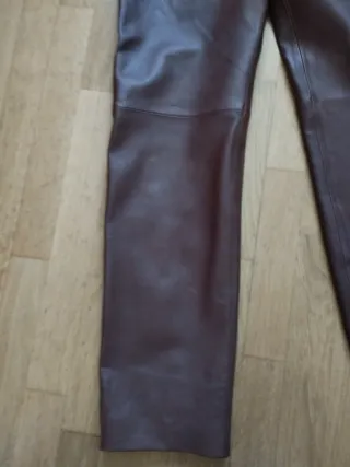 Pantalón de cuero marrón