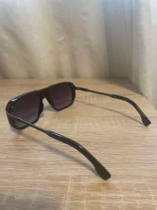 Gafas de sol negras
