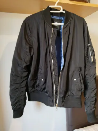 Chaqueta Bershka Negra Talla M