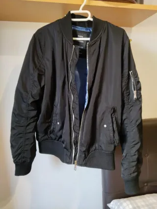 Chaqueta Bershka Negra Talla M