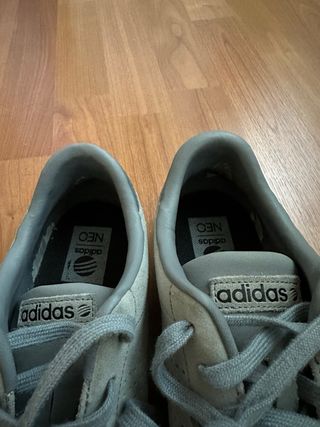 Zapatillas Adidas NEO Grises y Blancas