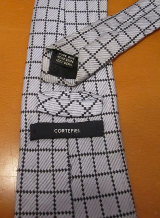 Lote cuatro Corbatas Seda Gris y Rosa