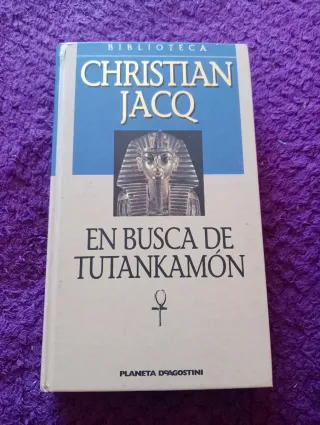 Libro "En busca de Tutankamón"