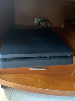 Consola Sony PS4 Slim Negra