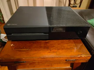 Xbox One 1TB + 2 controller + monitor Samsung