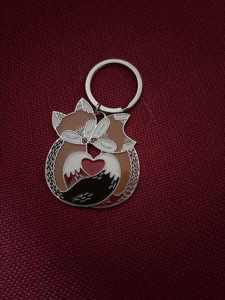 Portachiavi coppia volpi abbracciate cuore