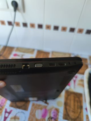 Portátil Toshiba Rojo con CD (Urge)