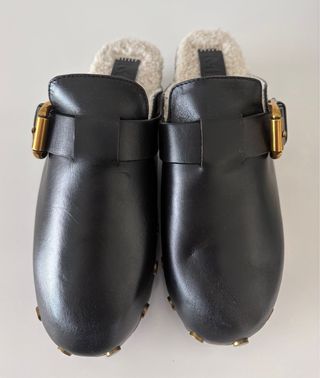 Zuecos negros borreguito