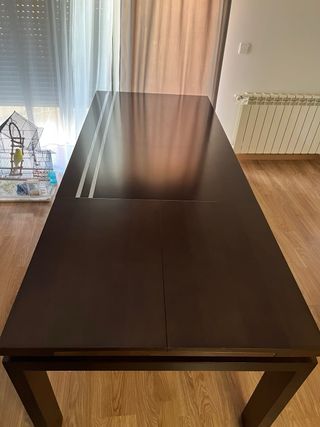 Mesa y 6 sillas comedor wengue